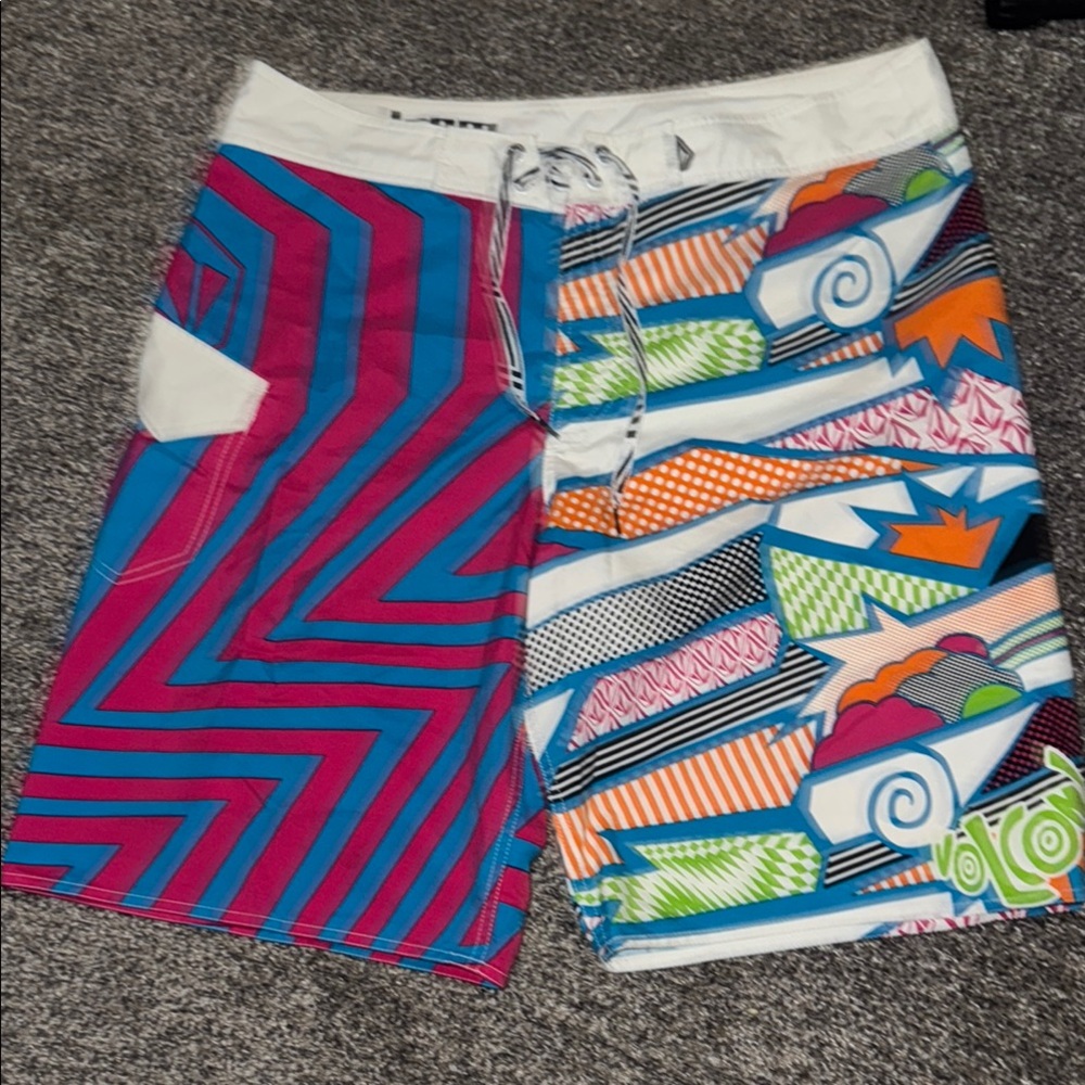 Volcom Multicolor Graphic Board Shorts in men’s size 36